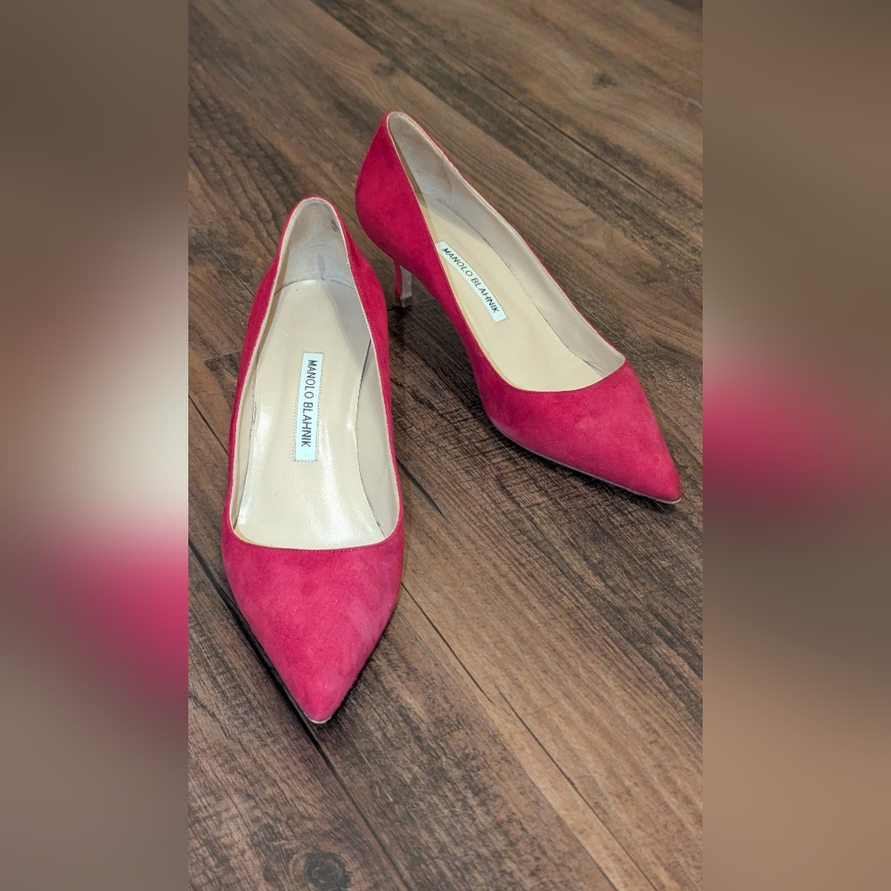 Manolo Blahnik Women's Pink Suede Heels